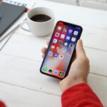 لماذا تستهلك بعض التطبيقات البطارية في الخلفية؟