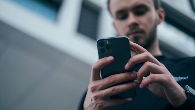 أندرويد أم آيفون؟ الاختيار يبدأ من طريقة استخدامك